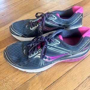 Saucony Omni-15 Women's Running Training Sneakers